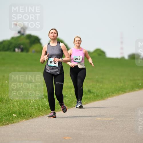 10.05.2026 - 8. Wedeler Halbmarathon Dr. Thomas Lammeyer http://msf.ph/oto/9711807 10.05.2026 12:07:23 Laufen 813, 242 meine-sportfotos.de