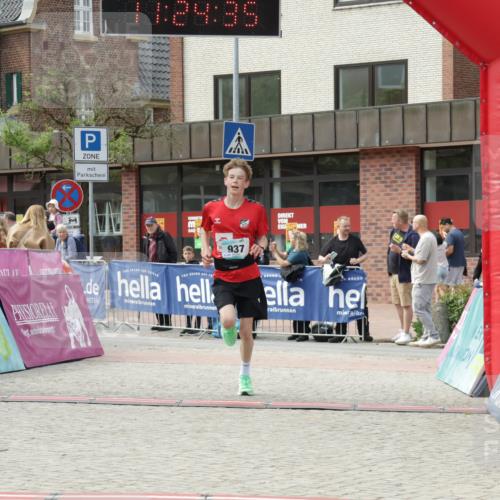 10.05.2026 - 8. Wedeler Halbmarathon Yannick Fuchs http://msf.ph/oto/9711811 10.05.2026 11:24:33 Ziel 937 meine-sportfotos.de