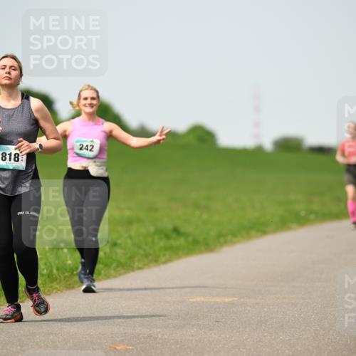 10.05.2026 - 8. Wedeler Halbmarathon Dr. Thomas Lammeyer http://msf.ph/oto/9711824 10.05.2026 12:07:25 Laufen 818, 242 meine-sportfotos.de