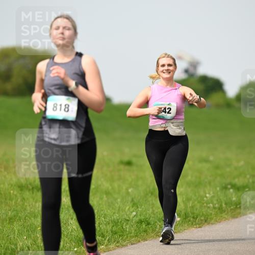 10.05.2026 - 8. Wedeler Halbmarathon Dr. Thomas Lammeyer http://msf.ph/oto/9711866 10.05.2026 12:07:27 Laufen 818 meine-sportfotos.de