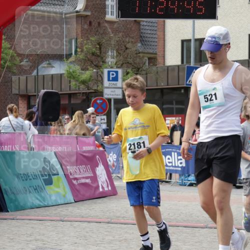 10.05.2026 - 8. Wedeler Halbmarathon Yannick Fuchs http://msf.ph/oto/9711890 10.05.2026 11:24:44 Ziel 99, 521, 808, 2181 meine-sportfotos.de
