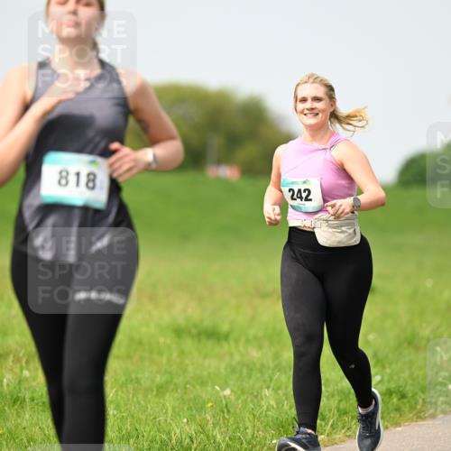 10.05.2026 - 8. Wedeler Halbmarathon Dr. Thomas Lammeyer http://msf.ph/oto/9711893 10.05.2026 12:07:28 Laufen 818, 242 meine-sportfotos.de