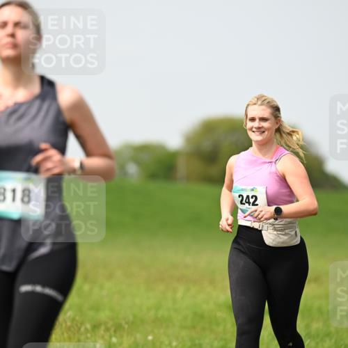 10.05.2026 - 8. Wedeler Halbmarathon Dr. Thomas Lammeyer http://msf.ph/oto/9711910 10.05.2026 12:07:28 Laufen 818, 242 meine-sportfotos.de