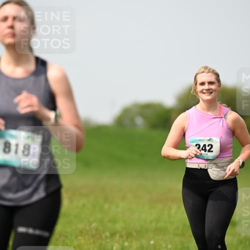 10.05.2026 - 8. Wedeler Halbmarathon Dr. Thomas Lammeyer http://msf.ph/oto/9711916 10.05.2026 12:07:29 Laufen 818, 242 meine-sportfotos.de