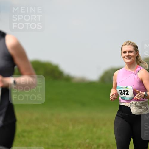 10.05.2026 - 8. Wedeler Halbmarathon Dr. Thomas Lammeyer http://msf.ph/oto/9711927 10.05.2026 12:07:29 Laufen 818, 242 meine-sportfotos.de