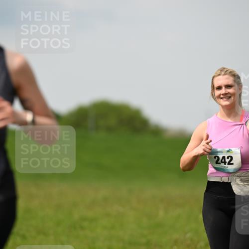 10.05.2026 - 8. Wedeler Halbmarathon Dr. Thomas Lammeyer http://msf.ph/oto/9711934 10.05.2026 12:07:29 Laufen 818, 242 meine-sportfotos.de