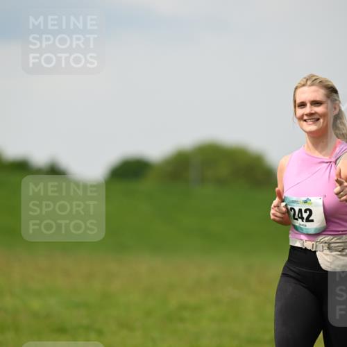 10.05.2026 - 8. Wedeler Halbmarathon Dr. Thomas Lammeyer http://msf.ph/oto/9711940 10.05.2026 12:07:30 Laufen 242 meine-sportfotos.de