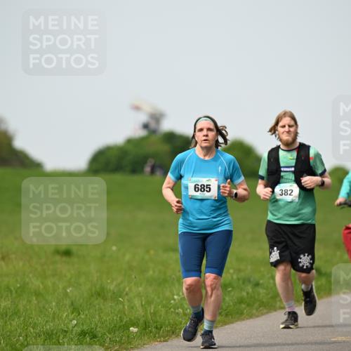 10.05.2026 - 8. Wedeler Halbmarathon Dr. Thomas Lammeyer http://msf.ph/oto/9711966 10.05.2026 12:07:41 Laufen 685, 382 meine-sportfotos.de