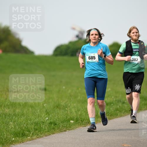 10.05.2026 - 8. Wedeler Halbmarathon Dr. Thomas Lammeyer http://msf.ph/oto/9711972 10.05.2026 12:07:41 Laufen 685, 382 meine-sportfotos.de