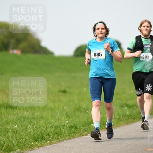 10.05.2026 - 8. Wedeler Halbmarathon Dr. Thomas Lammeyer http://msf.ph/oto/9711988 10.05.2026 12:07:42 Laufen 685, 382 meine-sportfotos.de