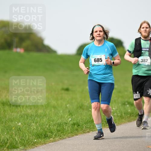 10.05.2026 - 8. Wedeler Halbmarathon Dr. Thomas Lammeyer http://msf.ph/oto/9711991 10.05.2026 12:07:42 Laufen 685, 382 meine-sportfotos.de