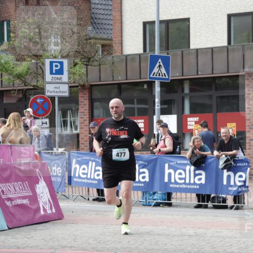 10.05.2026 - 8. Wedeler Halbmarathon Yannick Fuchs http://msf.ph/oto/9711996 10.05.2026 11:24:58 Ziel 477 meine-sportfotos.de