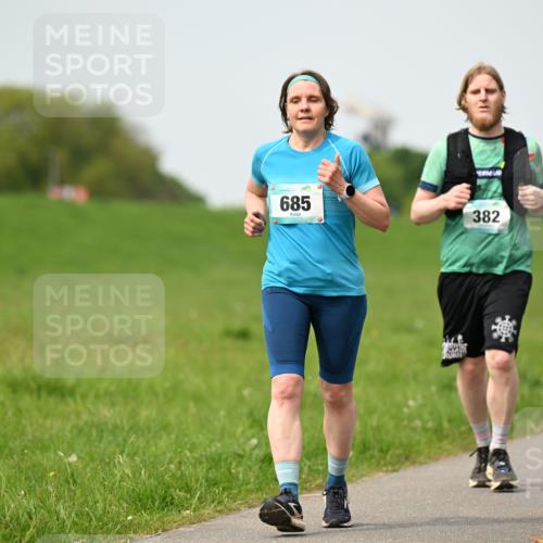 10.05.2026 - 8. Wedeler Halbmarathon Dr. Thomas Lammeyer http://msf.ph/oto/9712009 10.05.2026 12:07:43 Laufen 685, 382 meine-sportfotos.de