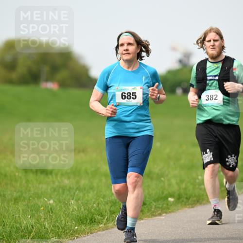 10.05.2026 - 8. Wedeler Halbmarathon Dr. Thomas Lammeyer http://msf.ph/oto/9712019 10.05.2026 12:07:43 Laufen 685, 382 meine-sportfotos.de