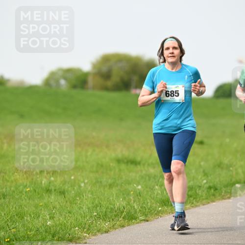 10.05.2026 - 8. Wedeler Halbmarathon Dr. Thomas Lammeyer http://msf.ph/oto/9712033 10.05.2026 12:07:44 Laufen 685, 382 meine-sportfotos.de