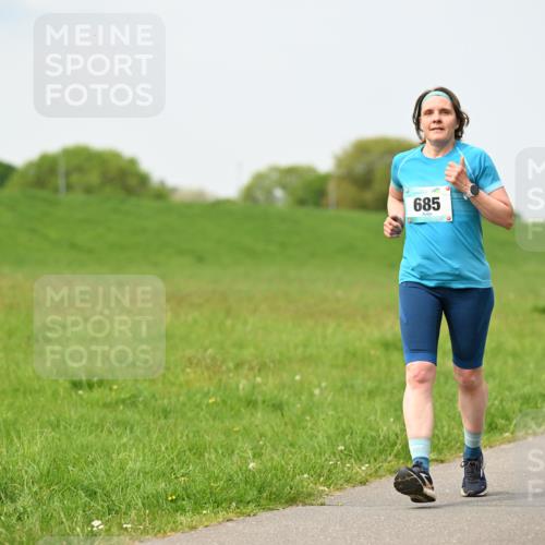 10.05.2026 - 8. Wedeler Halbmarathon Dr. Thomas Lammeyer http://msf.ph/oto/9712042 10.05.2026 12:07:44 Laufen 685, 382 meine-sportfotos.de