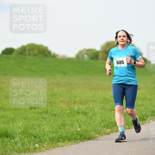 10.05.2026 - 8. Wedeler Halbmarathon Dr. Thomas Lammeyer http://msf.ph/oto/9712046 10.05.2026 12:07:44 Laufen 685, 382 meine-sportfotos.de