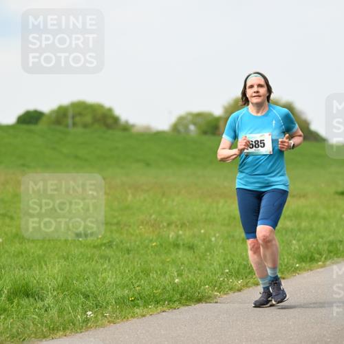 10.05.2026 - 8. Wedeler Halbmarathon Dr. Thomas Lammeyer http://msf.ph/oto/9712048 10.05.2026 12:07:44 Laufen 685, 382 meine-sportfotos.de