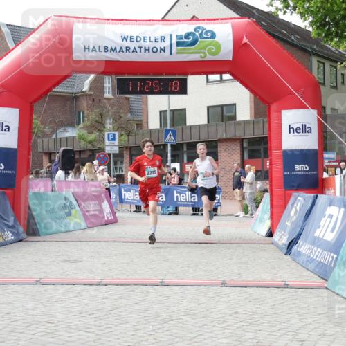10.05.2026 - 8. Wedeler Halbmarathon Yannick Fuchs http://msf.ph/oto/9712095 10.05.2026 11:25:16 Ziel 803, 838, 2225 meine-sportfotos.de