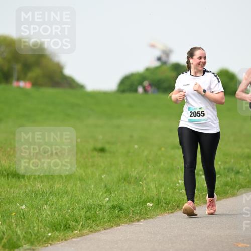 10.05.2026 - 8. Wedeler Halbmarathon Dr. Thomas Lammeyer http://msf.ph/oto/9712121 10.05.2026 12:07:52 Laufen 708, 2055 meine-sportfotos.de
