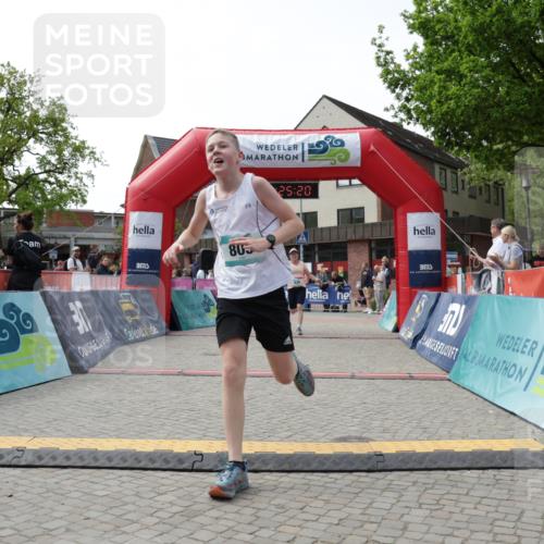 10.05.2026 - 8. Wedeler Halbmarathon Yannick Fuchs http://msf.ph/oto/9712148 10.05.2026 11:25:18 Ziel 803, 838, 2225 meine-sportfotos.de