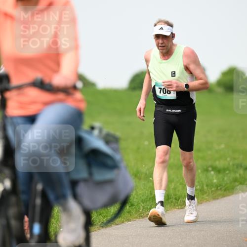10.05.2026 - 8. Wedeler Halbmarathon Dr. Thomas Lammeyer http://msf.ph/oto/9712155 10.05.2026 12:07:55 Laufen 708 meine-sportfotos.de