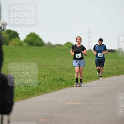 10.05.2026 - 8. Wedeler Halbmarathon Dr. Thomas Lammeyer http://msf.ph/oto/9712190 10.05.2026 12:07:59 Laufen 327, 556 meine-sportfotos.de