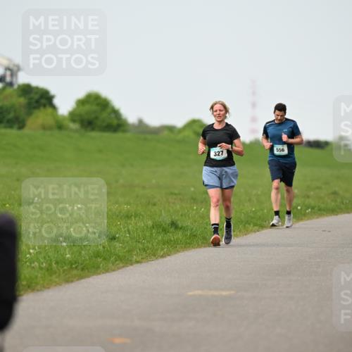 10.05.2026 - 8. Wedeler Halbmarathon Dr. Thomas Lammeyer http://msf.ph/oto/9712197 10.05.2026 12:07:59 Laufen 327, 556 meine-sportfotos.de