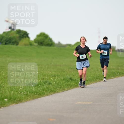 10.05.2026 - 8. Wedeler Halbmarathon Dr. Thomas Lammeyer http://msf.ph/oto/9712204 10.05.2026 12:08:00 Laufen 327, 556 meine-sportfotos.de