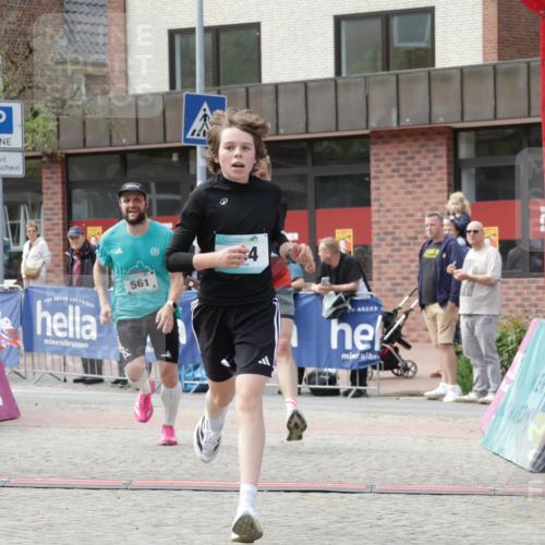 10.05.2026 - 8. Wedeler Halbmarathon Yannick Fuchs http://msf.ph/oto/9712235 10.05.2026 11:25:23 Ziel 561, 838, 884, 2243 meine-sportfotos.de