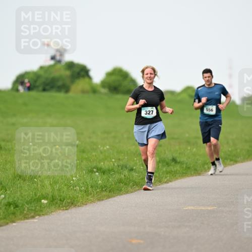 10.05.2026 - 8. Wedeler Halbmarathon Dr. Thomas Lammeyer http://msf.ph/oto/9712239 10.05.2026 12:08:02 Laufen 556, 327 meine-sportfotos.de