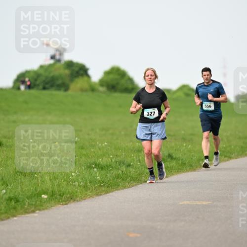 10.05.2026 - 8. Wedeler Halbmarathon Dr. Thomas Lammeyer http://msf.ph/oto/9712242 10.05.2026 12:08:02 Laufen 327, 556 meine-sportfotos.de