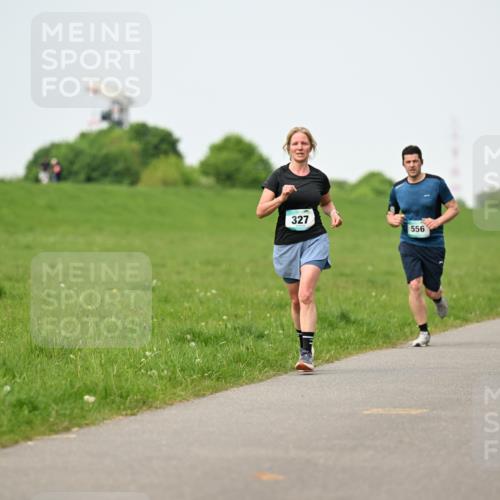 10.05.2026 - 8. Wedeler Halbmarathon Dr. Thomas Lammeyer http://msf.ph/oto/9712246 10.05.2026 12:08:02 Laufen 327, 556 meine-sportfotos.de