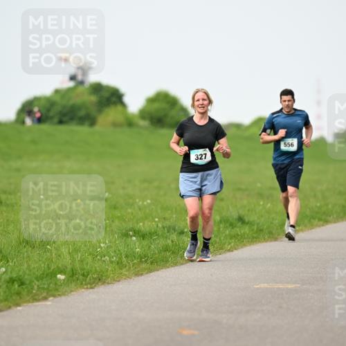 10.05.2026 - 8. Wedeler Halbmarathon Dr. Thomas Lammeyer http://msf.ph/oto/9712251 10.05.2026 12:08:02 Laufen 327, 556 meine-sportfotos.de