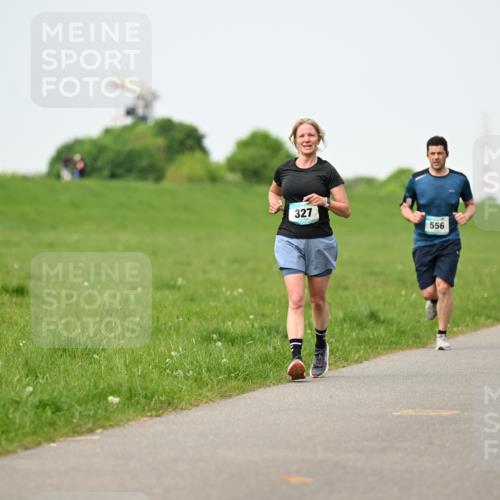 10.05.2026 - 8. Wedeler Halbmarathon Dr. Thomas Lammeyer http://msf.ph/oto/9712254 10.05.2026 12:08:02 Laufen 327, 556 meine-sportfotos.de