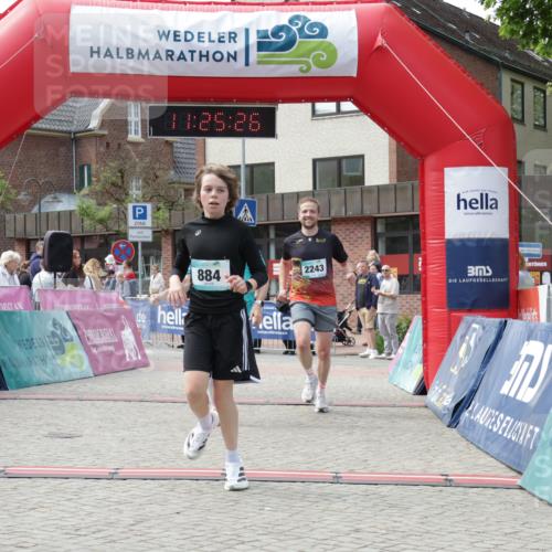 10.05.2026 - 8. Wedeler Halbmarathon Yannick Fuchs http://msf.ph/oto/9712255 10.05.2026 11:25:24 Ziel 561, 838, 884, 2243 meine-sportfotos.de