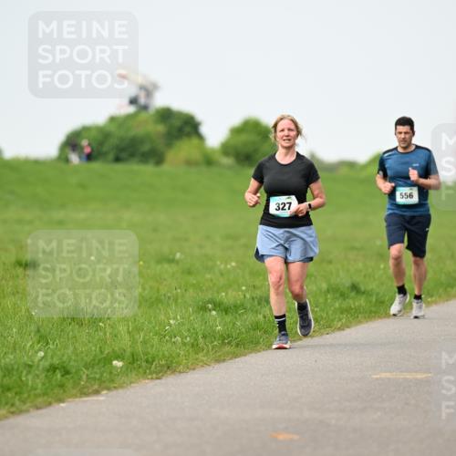 10.05.2026 - 8. Wedeler Halbmarathon Dr. Thomas Lammeyer http://msf.ph/oto/9712257 10.05.2026 12:08:02 Laufen 327, 556 meine-sportfotos.de