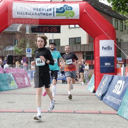 10.05.2026 - 8. Wedeler Halbmarathon Yannick Fuchs http://msf.ph/oto/9712259 10.05.2026 11:25:24 Ziel 561, 838, 884, 2243 meine-sportfotos.de