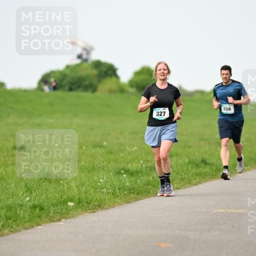 10.05.2026 - 8. Wedeler Halbmarathon Dr. Thomas Lammeyer http://msf.ph/oto/9712261 10.05.2026 12:08:03 Laufen 556, 327 meine-sportfotos.de