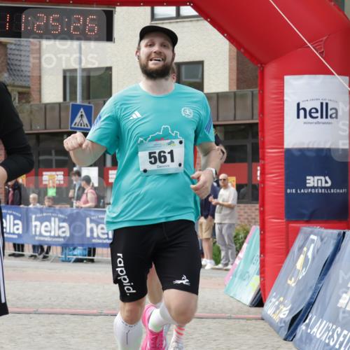 10.05.2026 - 8. Wedeler Halbmarathon Yannick Fuchs http://msf.ph/oto/9712263 10.05.2026 11:25:25 Ziel 561, 838, 884, 2243 meine-sportfotos.de