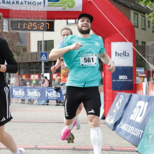 10.05.2026 - 8. Wedeler Halbmarathon Yannick Fuchs http://msf.ph/oto/9712266 10.05.2026 11:25:25 Ziel 561, 838, 884, 2243 meine-sportfotos.de