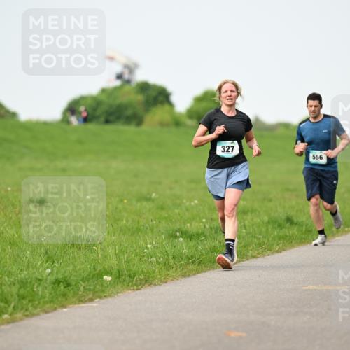 10.05.2026 - 8. Wedeler Halbmarathon Dr. Thomas Lammeyer http://msf.ph/oto/9712268 10.05.2026 12:08:03 Laufen 327, 556 meine-sportfotos.de