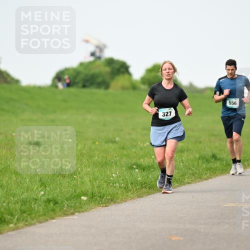 10.05.2026 - 8. Wedeler Halbmarathon Dr. Thomas Lammeyer http://msf.ph/oto/9712270 10.05.2026 12:08:03 Laufen 327, 556 meine-sportfotos.de