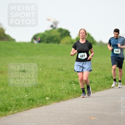 10.05.2026 - 8. Wedeler Halbmarathon Dr. Thomas Lammeyer http://msf.ph/oto/9712278 10.05.2026 12:08:03 Laufen 327, 556 meine-sportfotos.de
