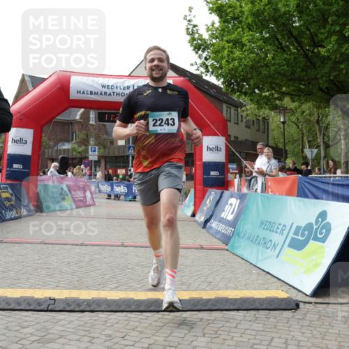 10.05.2026 - 8. Wedeler Halbmarathon Yannick Fuchs http://msf.ph/oto/9712289 10.05.2026 11:25:26 Ziel 561, 884, 2243 meine-sportfotos.de