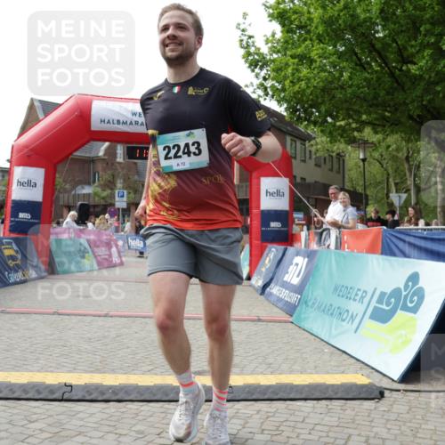 10.05.2026 - 8. Wedeler Halbmarathon Yannick Fuchs http://msf.ph/oto/9712299 10.05.2026 11:25:26 Ziel 561, 884, 2243 meine-sportfotos.de