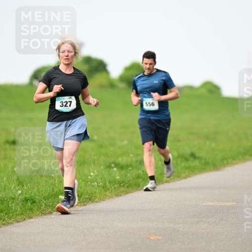 10.05.2026 - 8. Wedeler Halbmarathon Dr. Thomas Lammeyer http://msf.ph/oto/9712307 10.05.2026 12:08:05 Laufen 327, 556 meine-sportfotos.de