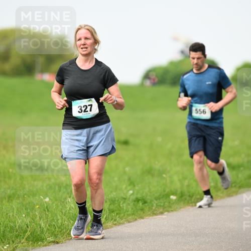 10.05.2026 - 8. Wedeler Halbmarathon Dr. Thomas Lammeyer http://msf.ph/oto/9712329 10.05.2026 12:08:07 Laufen 327, 556 meine-sportfotos.de