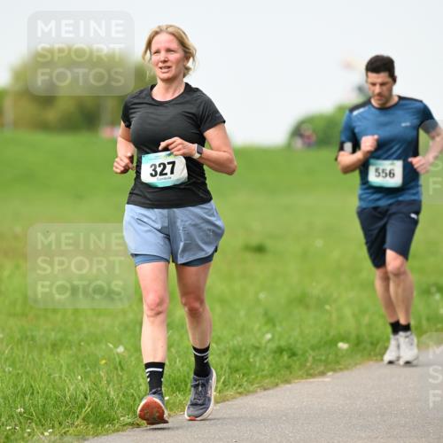 10.05.2026 - 8. Wedeler Halbmarathon Dr. Thomas Lammeyer http://msf.ph/oto/9712335 10.05.2026 12:08:07 Laufen 327, 556 meine-sportfotos.de