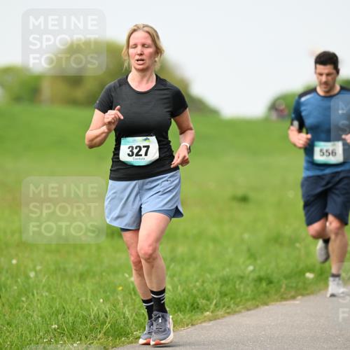 10.05.2026 - 8. Wedeler Halbmarathon Dr. Thomas Lammeyer http://msf.ph/oto/9712341 10.05.2026 12:08:07 Laufen 327, 556 meine-sportfotos.de